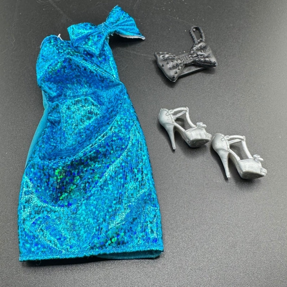 Barbie Mattel y2k Fashionistas Blue Sparkly Bow Fashion Pack Complete Shoe Purse